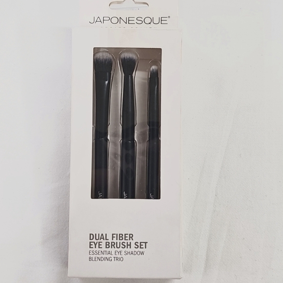 JAPONESQUE Dual Fiber Eye Brush Set, 3pc, Gently Used but Cleaned With Box - Picture 3 of 5